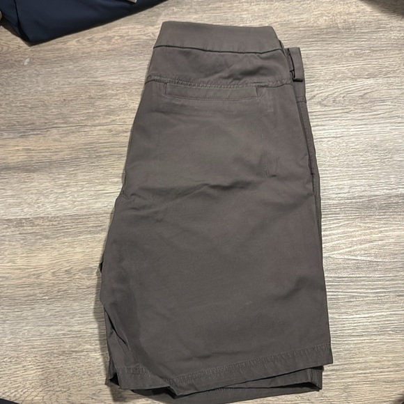 Men’s Lululemonn Commission Shorts - Picture 5 of 7